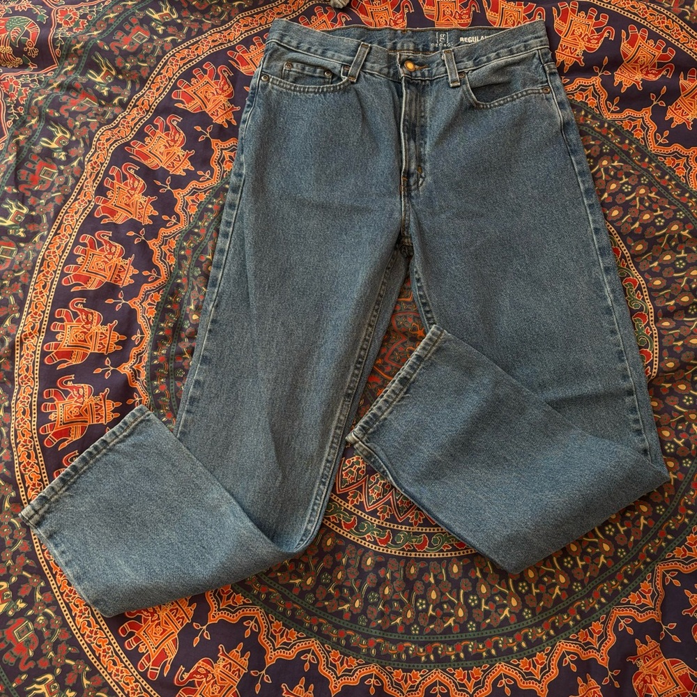 regular fit medium wash jeans